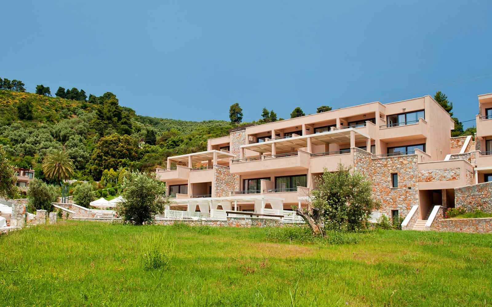 https://telethrio.gr/wp-content/uploads/2016/03/summer-hotel-01.jpg