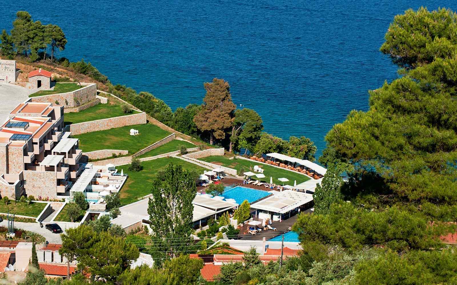 https://telethrio.gr/wp-content/uploads/2016/03/summer-hotel-03.jpg