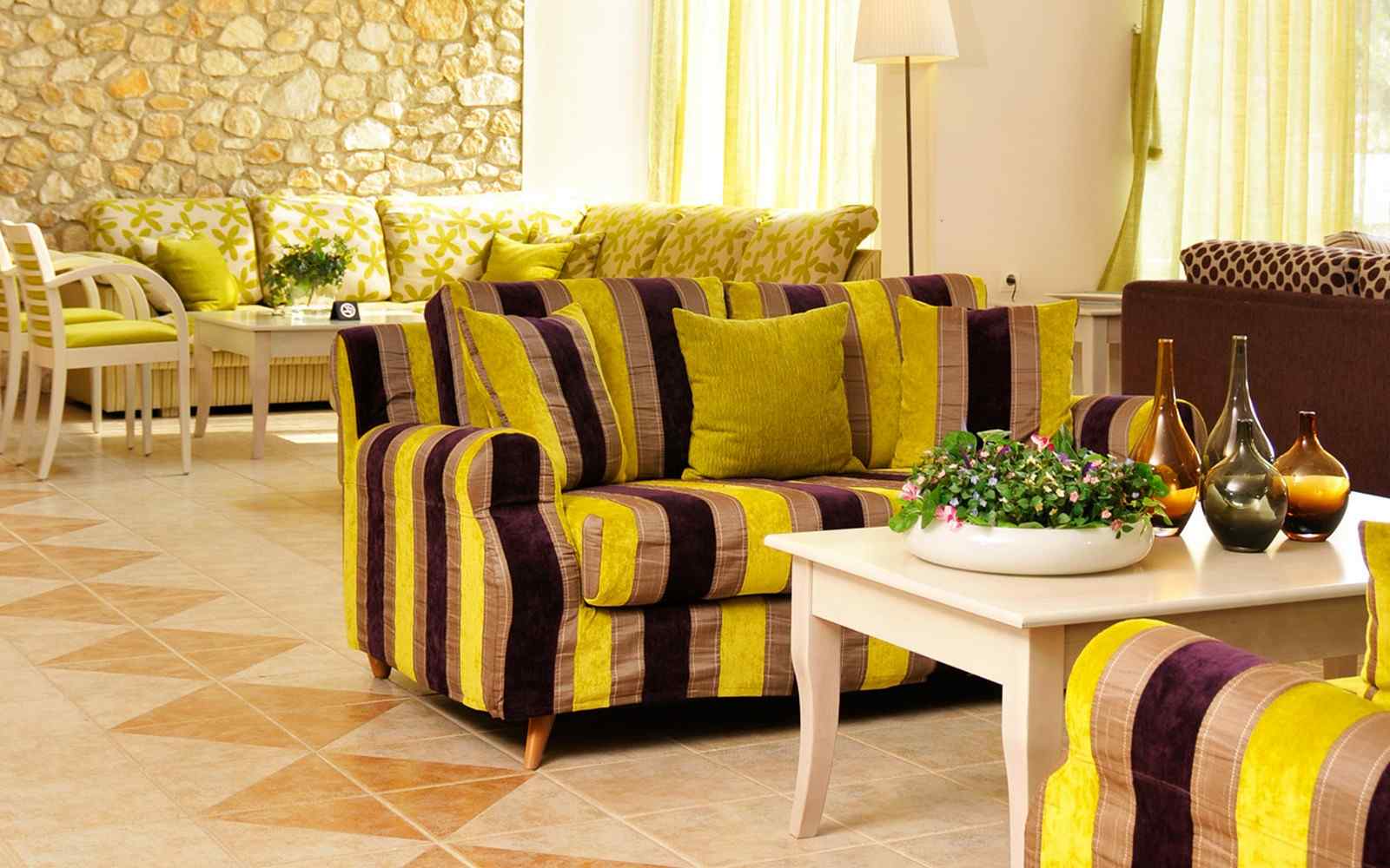 https://telethrio.gr/wp-content/uploads/2016/03/summer-hotel-06.jpg